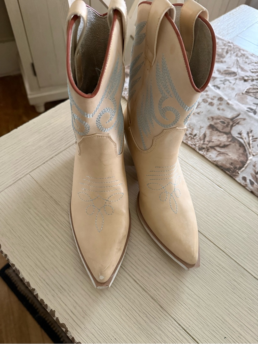 Women’s Cream Western Cowboy Boots with Light Blue Stitching